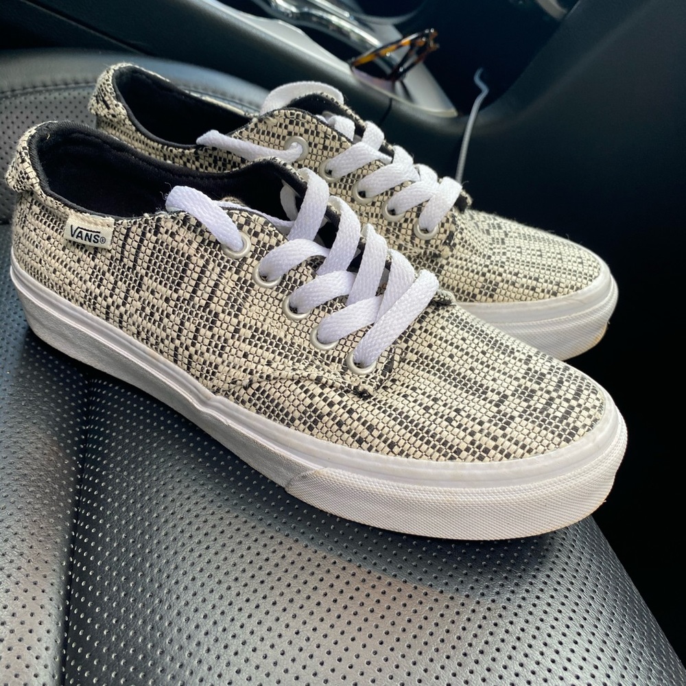 VANS - Picture 2 of 5